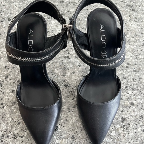 Zipper Pointed Heels - Picture 3 of 6